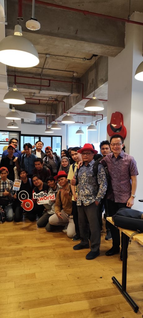 mahasiswa belajar open source